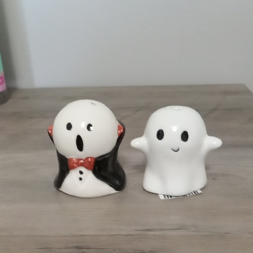 Ghost & Vampire Salt and Pepper Shaker Set